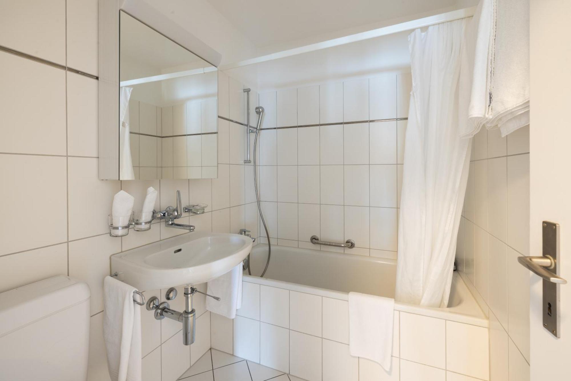 Ema House Serviced Apartments Aussersihl Zurique Exterior foto